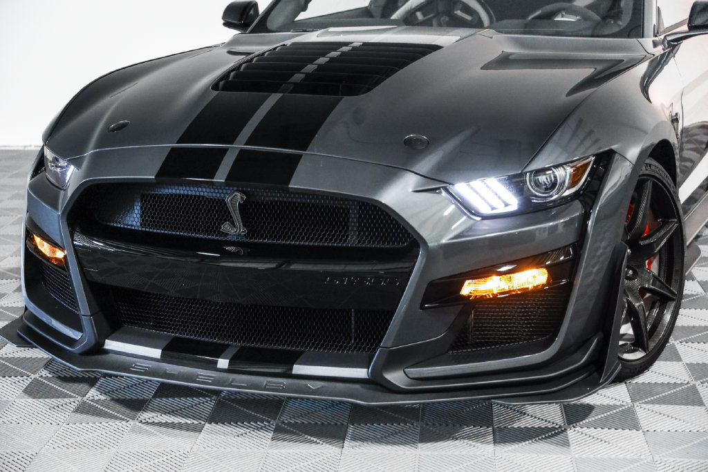 Used 2022 Ford Mustang Shelby GT500 w/ Carbon Fiber Track Pack RWD image 12
