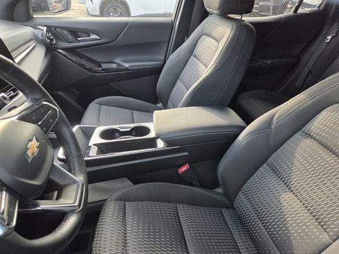 Used 2025 Chevrolet Equinox LT FWD image 8