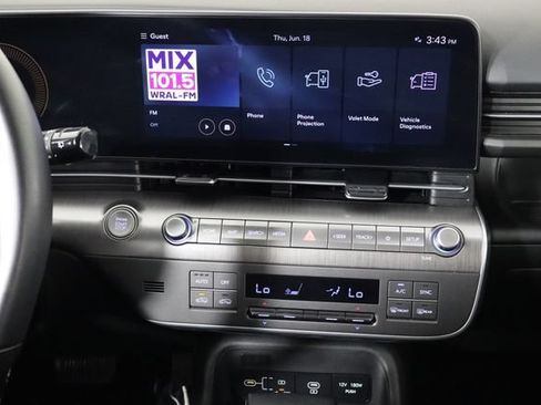 Used 2024 Hyundai Kona SEL AWD/4WD image 27