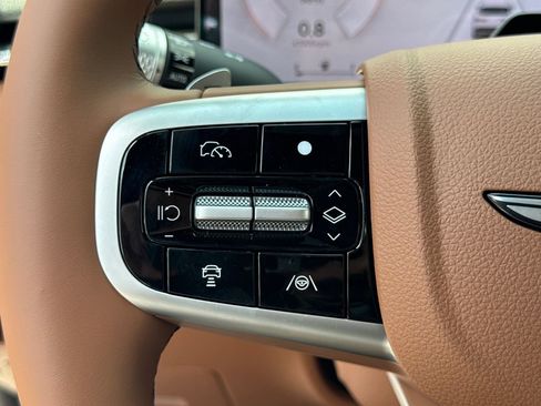New 2026 Genesis GV70 2.5T Advanced AWD/4WD image 25