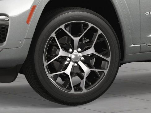 New 2025 Jeep Grand Cherokee Summit image 10