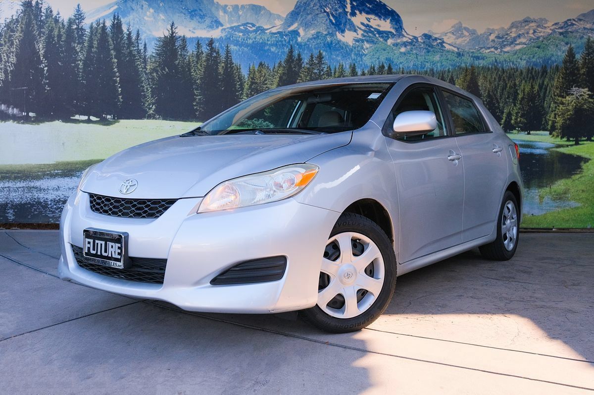 Used 2009 Toyota Matrix FWD image 1