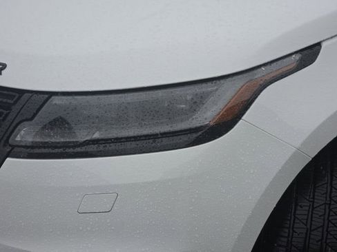 Certified 2025 Land Rover Range Rover Velar Dynamic SE AWD/4WD image 34