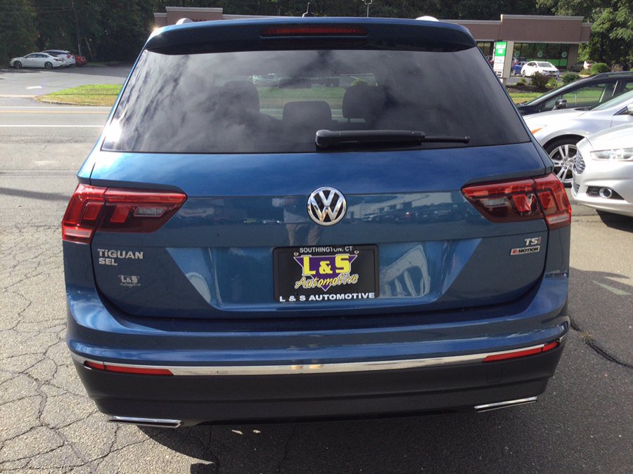 Used 2018 Volkswagen Tiguan SEL AWD/4WD image 9