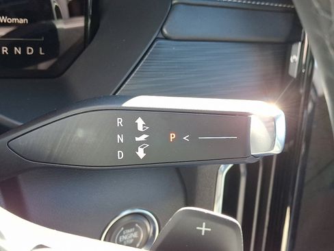 New 2025 GMC Acadia Elevation image 8