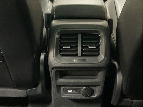 Used 2024 Volkswagen Tiguan SE R-Line AWD/4WD image 17
