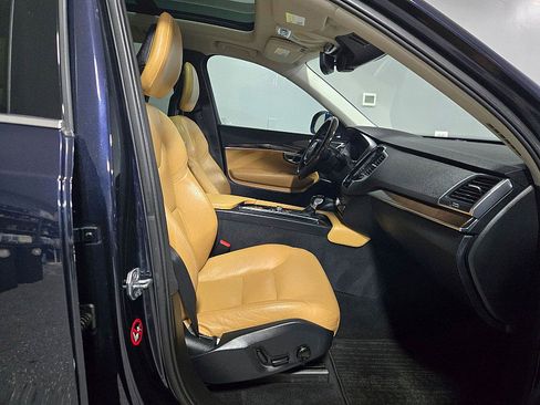Used 2016 Volvo XC90 T6 Momentum w/ Momentum Plus Package image 13