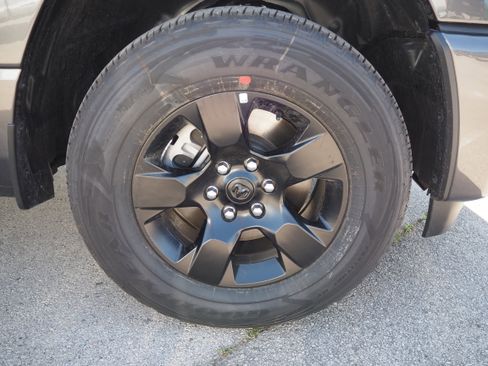 New 2025 RAM 1500 Tradesman w/ Night Edition image 5