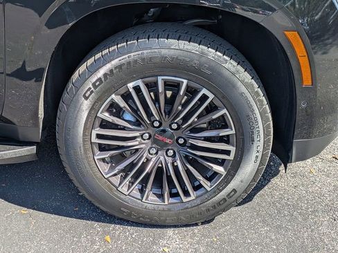 Used 2025 GMC Yukon XL Elevation w/ Elevation Premium Package image 10