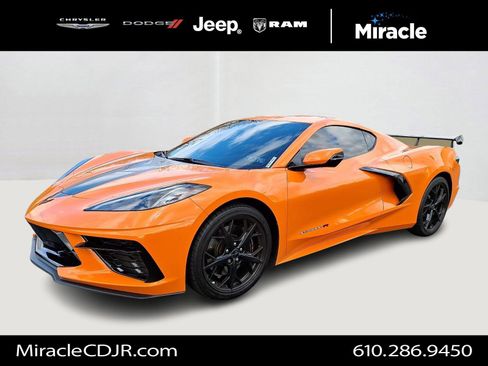 Used 2023 Chevrolet Corvette Stingray Coupe w/ Z51 Performance Package image 3