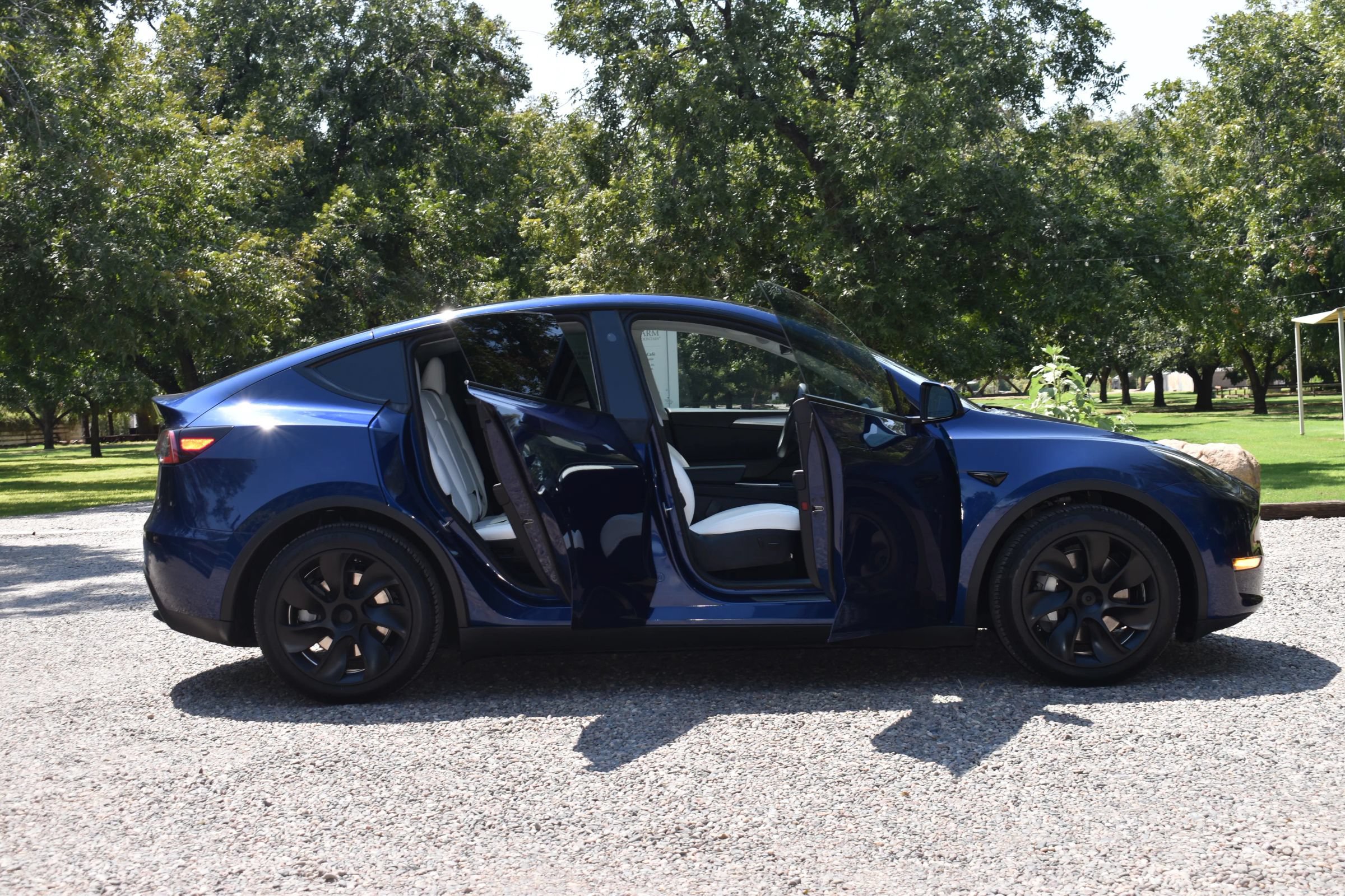 Used 2024 Tesla Model Y Long Range RWD image 6