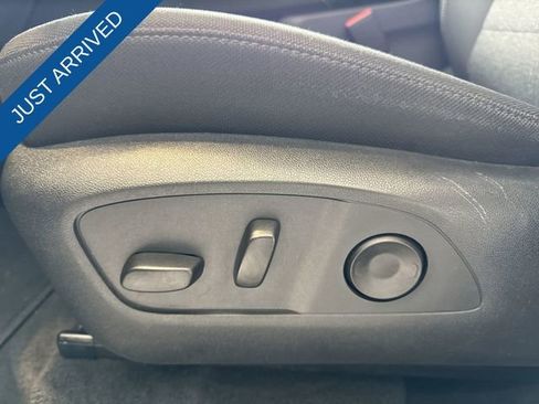 Used 2025 GMC Acadia Elevation image 12