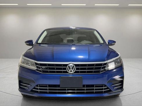 Used 2017 Volkswagen Passat 1.8T R-Line w/ R-Line Lighting Package FWD image 17