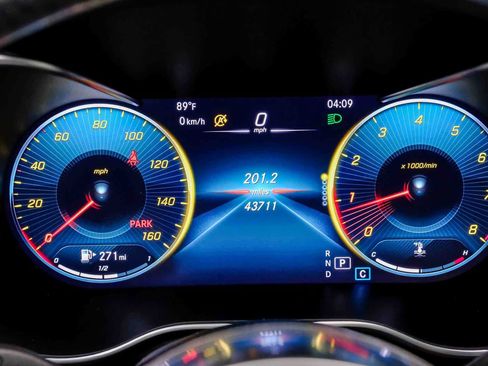 Used 2020 Mercedes-Benz GLC 300 4MATIC Coupe image 28