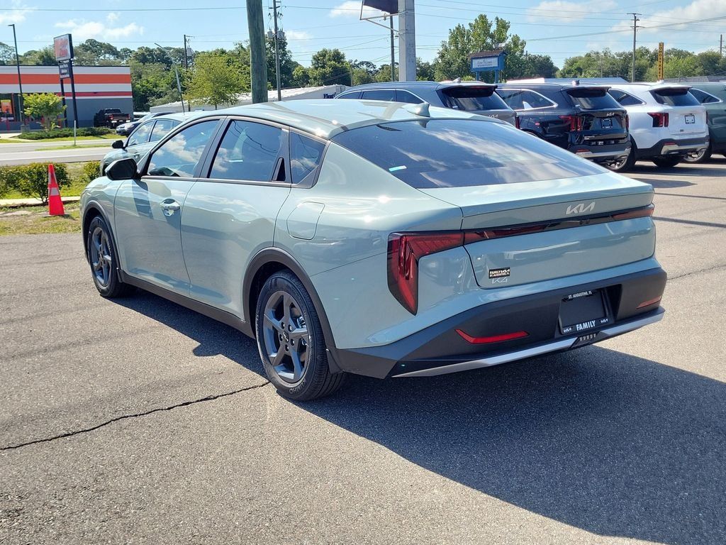 New 2026 Kia K4 FWD image 4