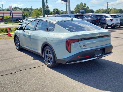New 2026 Kia K4 FWD image 4