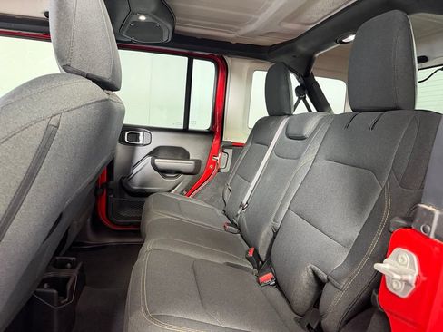 Used 2025 Jeep Wrangler Unlimited Sport AWD/4WD image 18