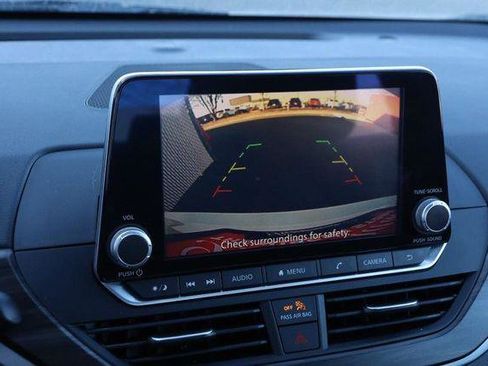 Used 2025 Nissan Altima 2.5 SV image 15