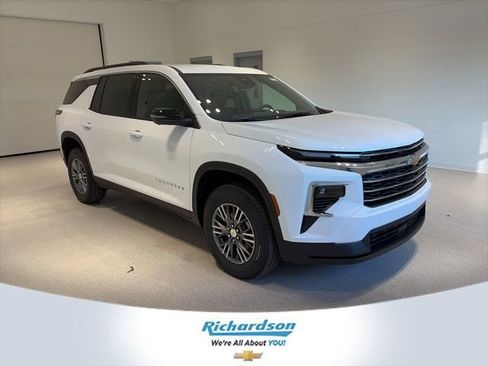 New 2026 Chevrolet Traverse LT w/ Driver Confidence Package image 1