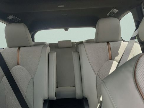New 2026 Toyota Grand Highlander MAX Platinum image 13