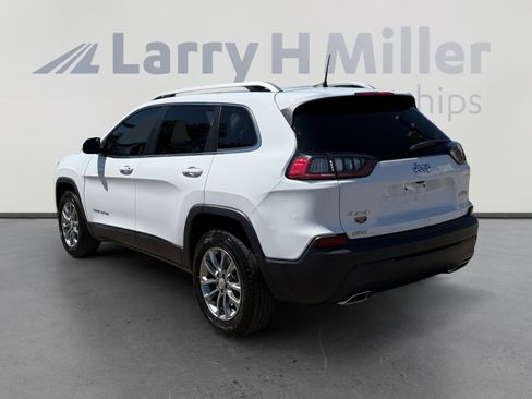 Certified 2021 Jeep Cherokee Latitude Lux w/ Comfort/Convenience Group AWD/4WD image 3