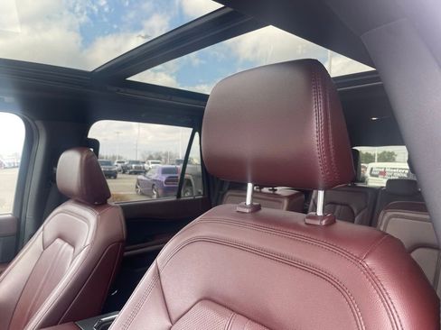 Used 2024 Ford Expedition Limited image 23