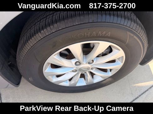 Used 2019 Chrysler Pacifica Touring-L FWD image 9