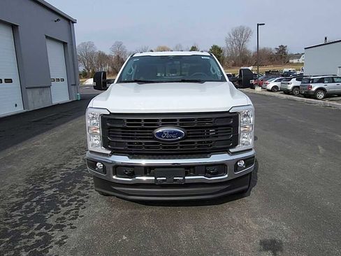 New 2026 Ford F350 XL w/ XL Chrome Package image 3