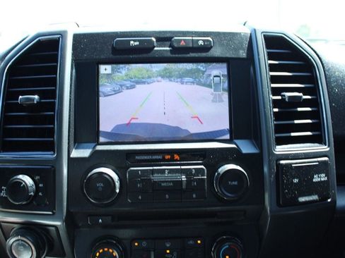 Used 2018 Ford F150 XLT w/ Equipment Group 302A Luxury AWD/4WD image 18