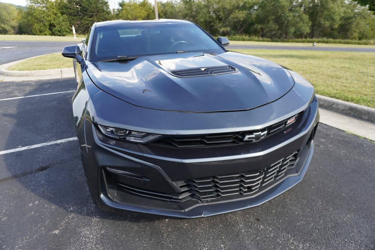 Used 2020 Chevrolet Camaro SS RWD image 2