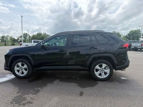 Used 2019 Toyota RAV4 XLE w/ Carpet Mat Package AWD/4WD image 13