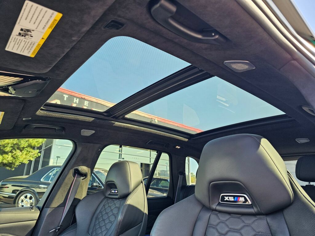 Used 2022 BMW X5 M AWD/4WD image 24