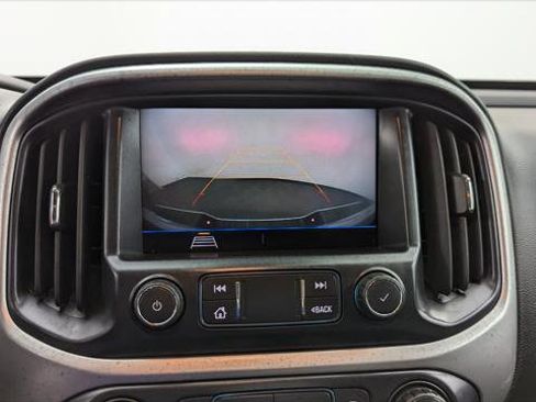 Used 2021 Chevrolet Colorado LT w/ Fleet Safety Package image 22