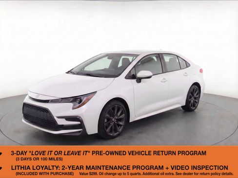 Used 2025 Toyota Corolla SE image 1