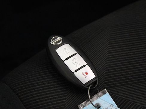 Used 2015 Nissan Rogue SV FWD image 27
