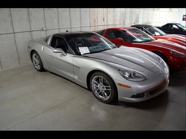 Used 2005 Chevrolet Corvette Coupe w/ Preferred Equipment Group RWD image 1