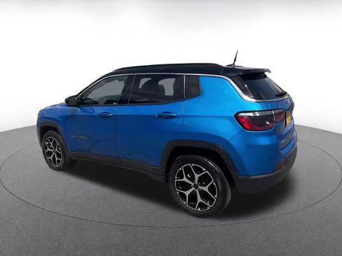 Used 2025 Jeep Compass Limited image 12