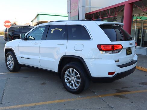 Used 2021 Jeep Grand Cherokee Laredo X image 6