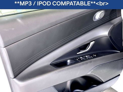 Used 2024 Hyundai Elantra SEL image 13