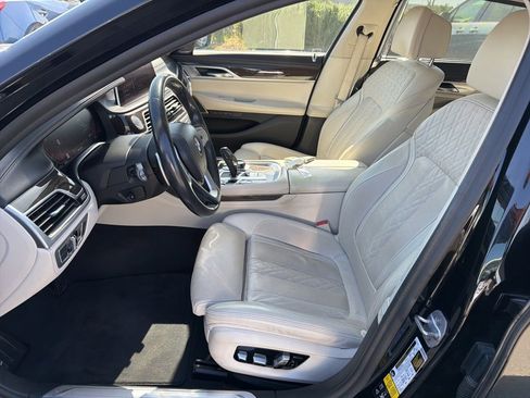 Used 2020 BMW 750i xDrive w/ Executive Package AWD/4WD image 4