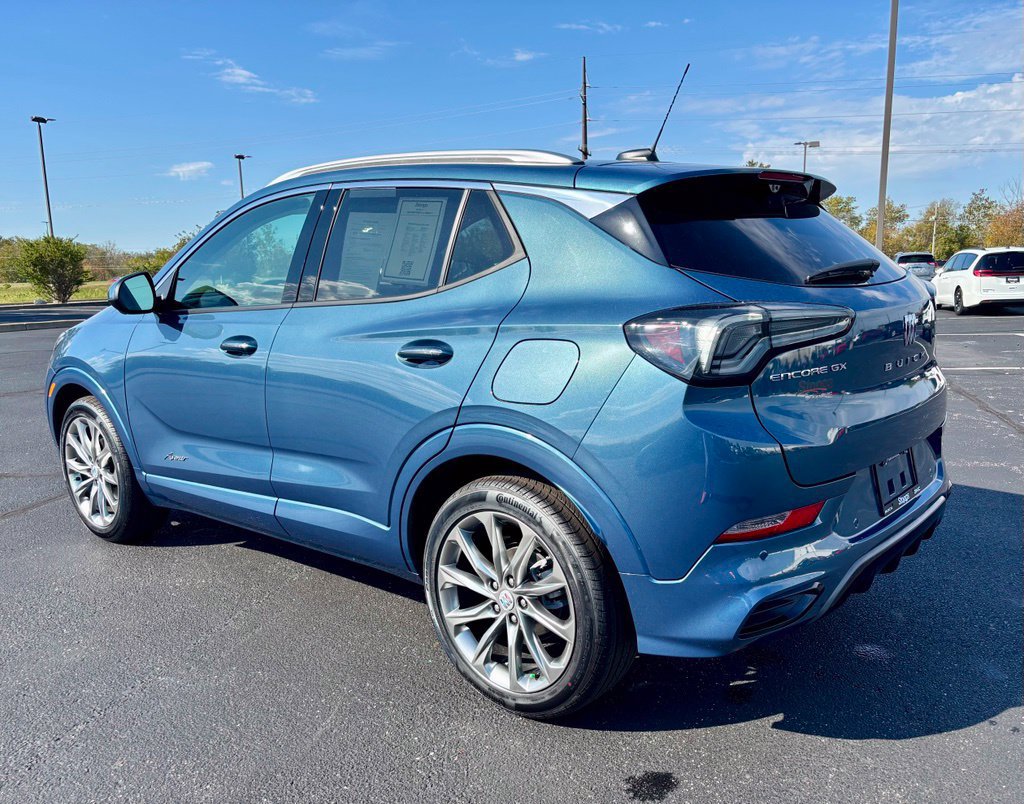 Used 2026 Buick Encore GX Avenir w/ Avenir Technology Package FWD image 4