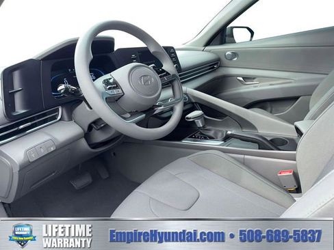 New 2026 Hyundai Elantra SE FWD image 14