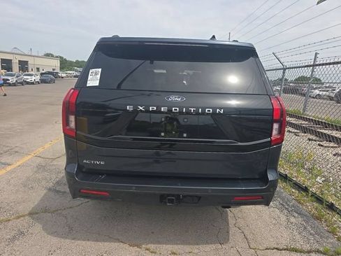 Used 2025 Ford Expedition Active RWD image 6