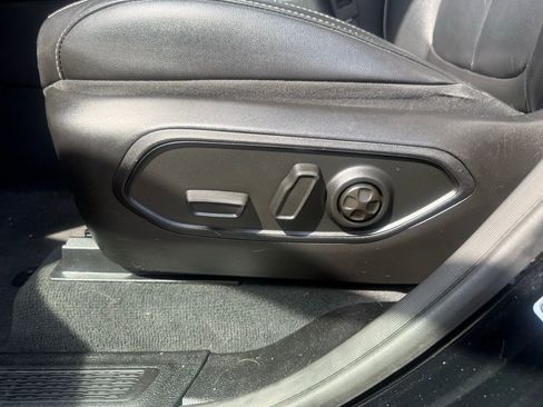 Used 2023 Jeep Grand Cherokee Limited AWD/4WD image 14
