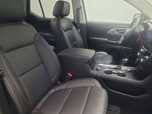 Used 2020 Chevrolet Traverse LT w/ LT Premium Package AWD/4WD image 21