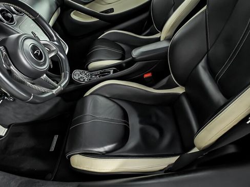 Used 2017 McLaren 570S RWD image 19