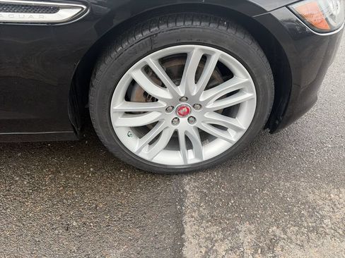 Used 2017 Jaguar XF Prestige AWD/4WD image 32