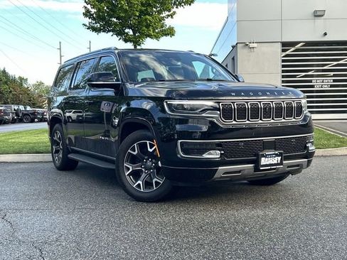 Used 2023 Jeep Wagoneer Series III w/ Convenience Group I AWD/4WD image 1
