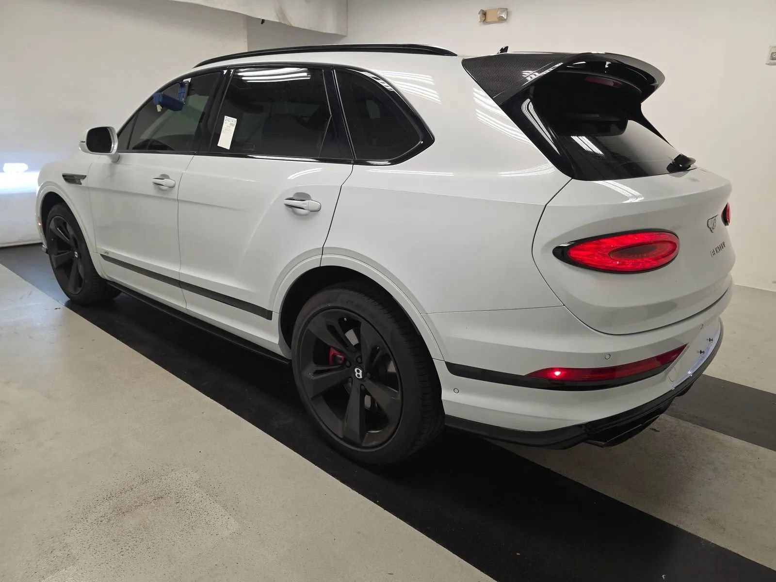 Used 2021 Bentley Bentayga w/ First Edition Specification AWD/4WD image 11