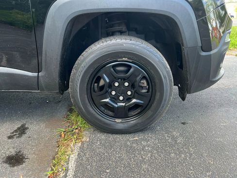 Used 2016 Jeep Renegade Sport w/ Power & Air Group image 13